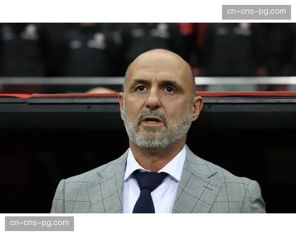 教练动向：塞维利亚主帅就球队低迷表现道歉，承认帅位“岌岌可危”